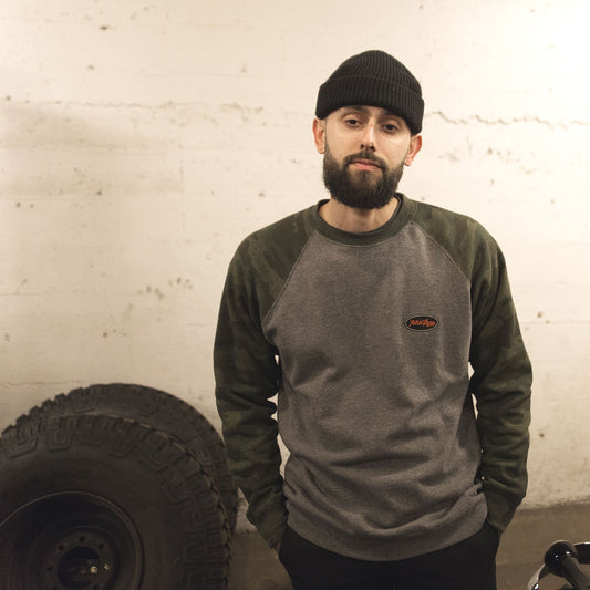 moto lifestyle camo raglan crew